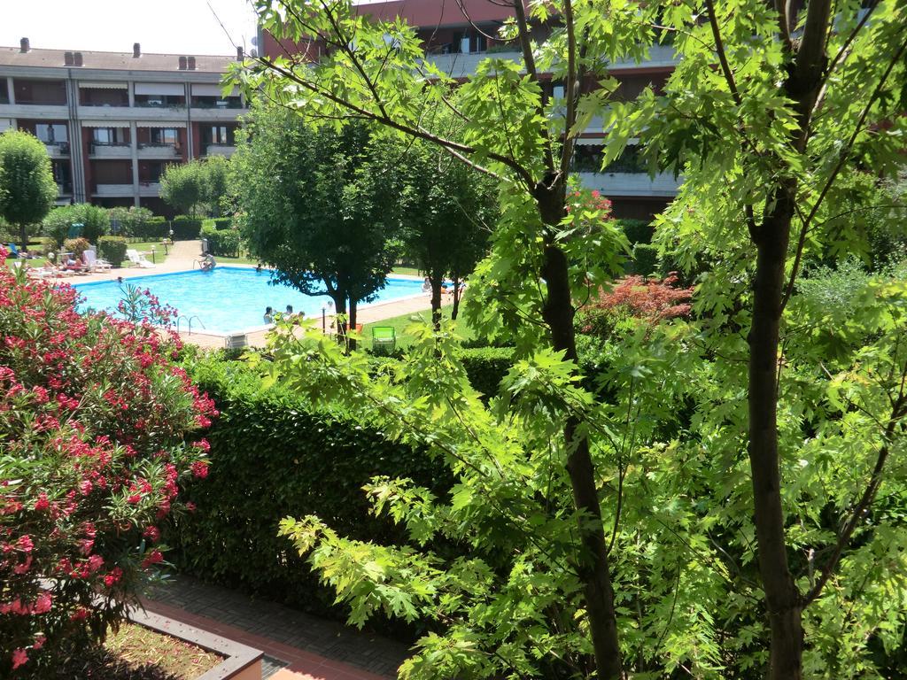 Doctor House Desenzano Appartement Desenzano del Garda Buitenkant foto